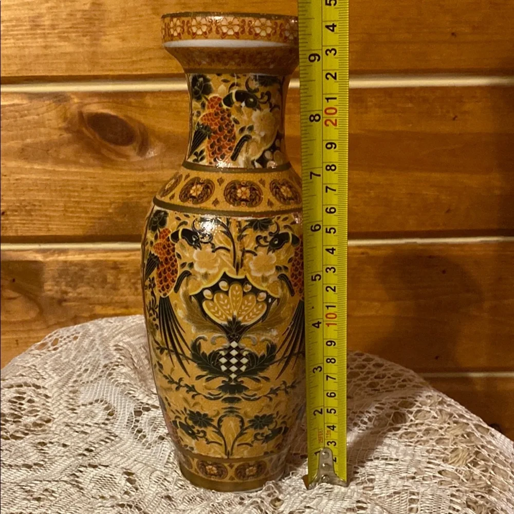 Phoenix Bird Vase Flowers Feathers Raised Designs Chinese Vintage 9.5” tall - Picture 8 of 9